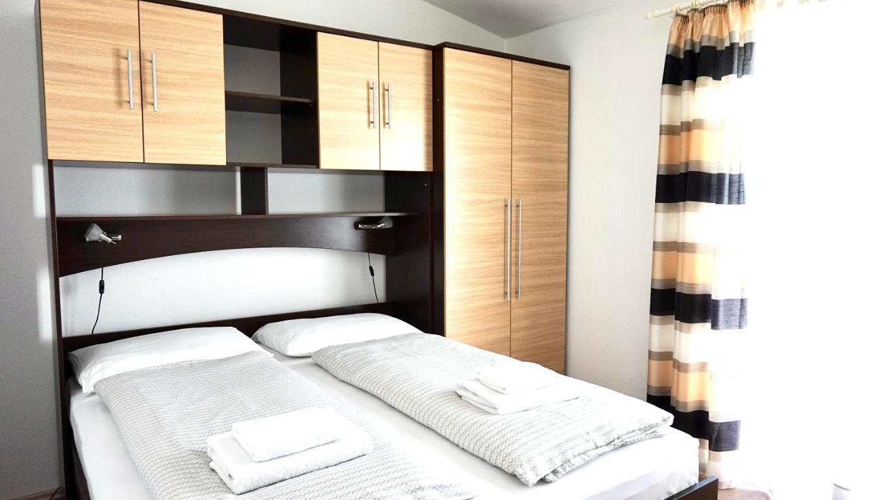 Apartments Maris Starigrad Paklenica Extérieur photo
