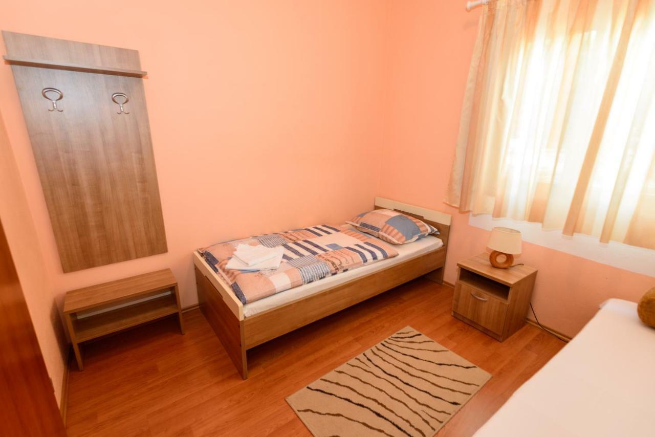 Apartments Maris Starigrad Paklenica Extérieur photo